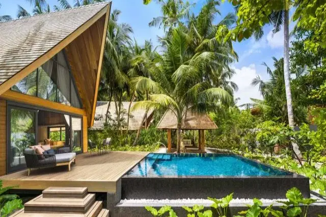 Tailor Made Holidays & Bespoke Packages for St Regis Maldives Vommuli Resort