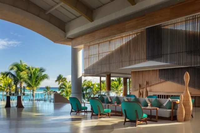 Tailor Made Holidays & Bespoke Packages for Le Meridien Ile Maurice