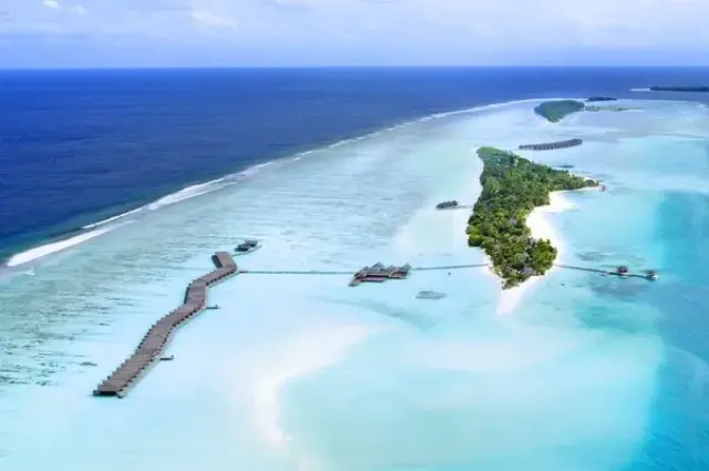 Tailor Made Holidays & Bespoke Packages for LUX* South Ari Atoll