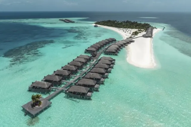 Tailor Made Holidays & Bespoke Packages for Constance Moofushi