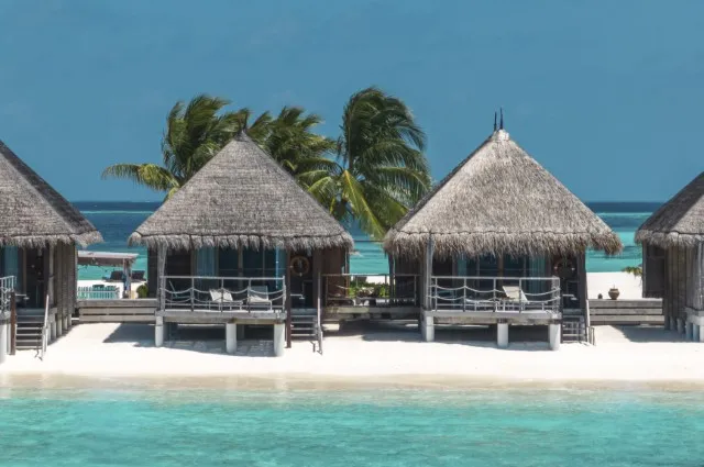 Tailor Made Holidays & Bespoke Packages for Constance Moofushi