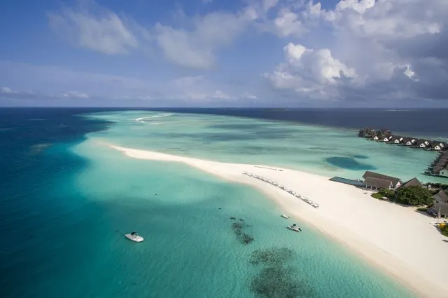 Tailor Made Holidays & Bespoke Packages for Four Seasons Resort Maldives at Landaa Giraavaru