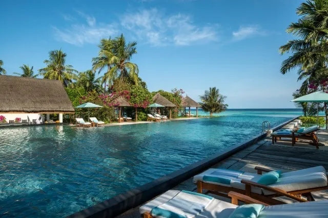 Tailor Made Holidays & Bespoke Packages for Four Seasons Resort Maldives at Landaa Giraavaru