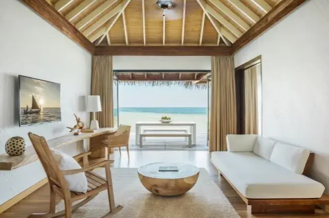 Tailor Made Holidays & Bespoke Packages for COMO Maalifushi