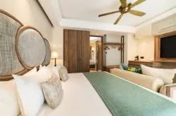 Beachfront Family Suite Pool Villa